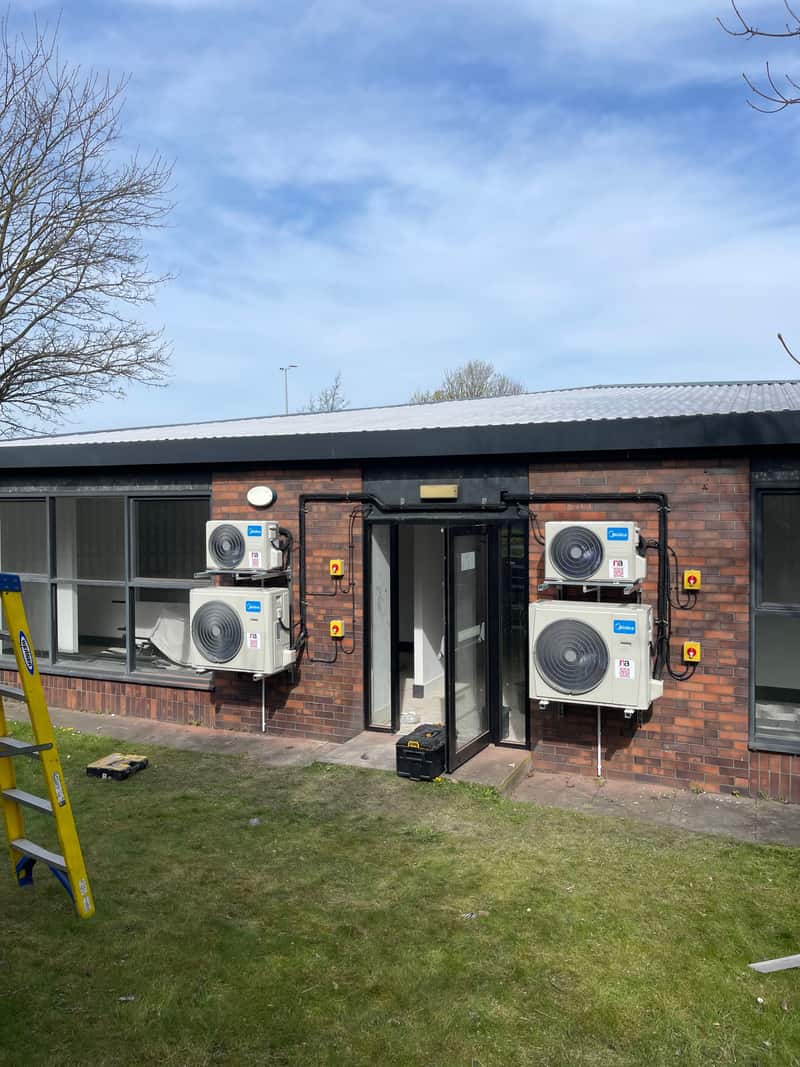 Office air conditioning, Newcastle upon Tyne Multi-split outdoor air conditioning units on an office building in Newcastle upon Tyne